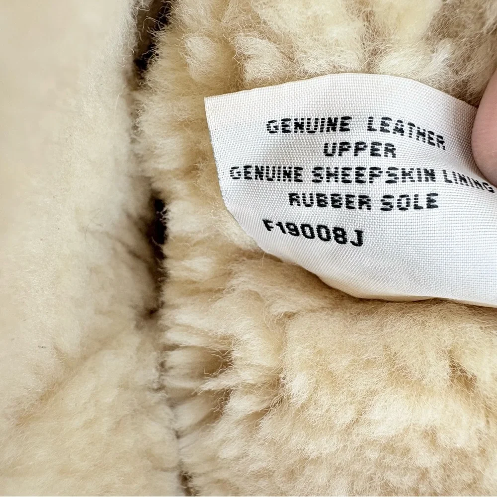 Ugg Tan Brown Short Sheepskin Winter Snow Boots Rubber Bottom Women’s size 8